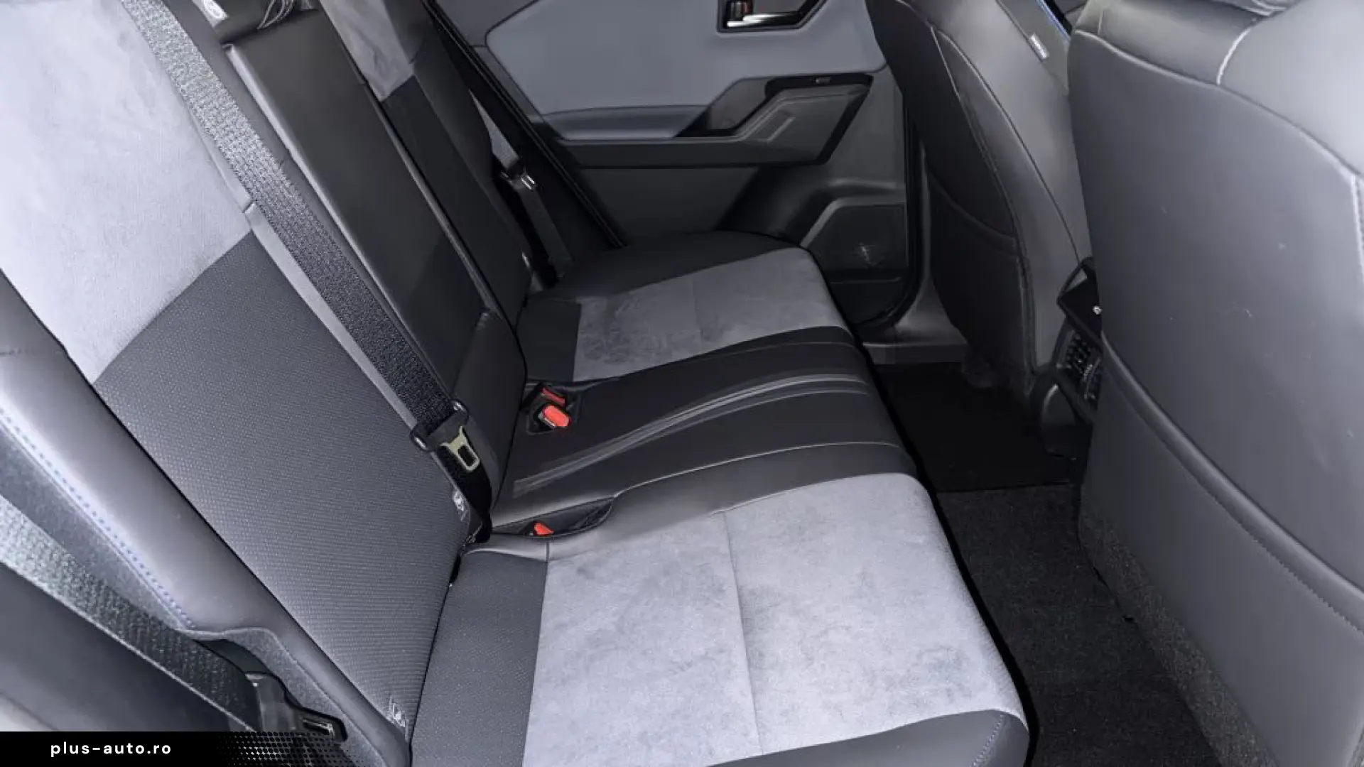 Toyota RAV4 Hybrid 4x4 Style - MY2027