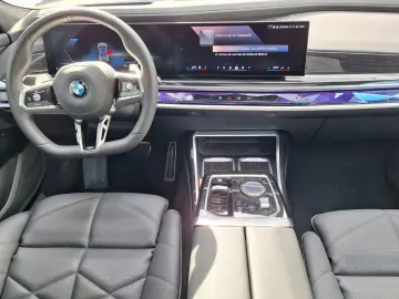 BMW 740d xDrive M Sport DA PA-Prof B&W Standh Sky 21