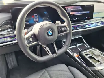 BMW 740d xDrive M Sport DA PA-Prof B&W Standh Sky 21