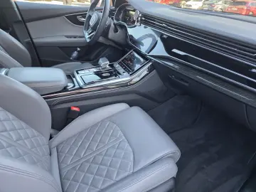 Audi Q8 50TDI QUATTRO S LINE GARANTIE 2029 LIVRARE RAPIDA