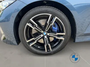 BMW M340i xDrive Limousine M Sport 18  AHK Lenkradhz