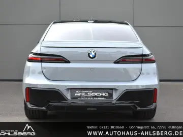 BMW 740 XD M SPORT SHADOW  LCI LUFT. STHZ B&W PANO A