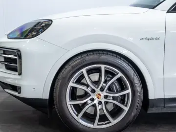 PORSCHE Cayenne E-Hybrid Coupe Matrix InnoDrive HU Pano