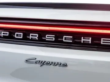 PORSCHE Cayenne E-Hybrid Coupe Matrix InnoDrive HU Pano