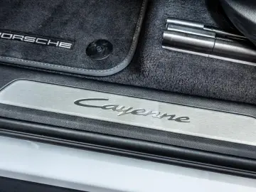 PORSCHE Cayenne E-Hybrid Coupe Matrix InnoDrive HU Pano