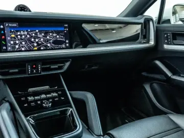 PORSCHE Cayenne E-Hybrid Coupe Matrix InnoDrive HU Pano