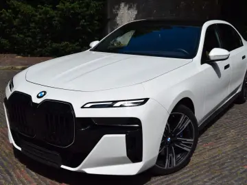 BMW 740   iconic glow  kristall paket M Sport Paket