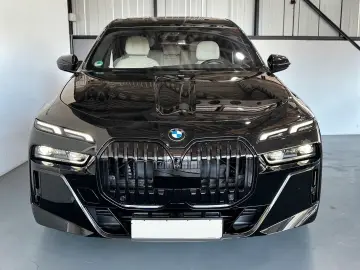 BMW 740d xDrive M Sportpaket Pro SkyLounge B&W 360
