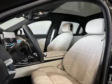 BMW 740d xDrive M Sportpaket Pro SkyLounge B&W 360