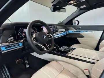 BMW 740d xDrive M Sportpaket Pro SkyLounge B&W 360