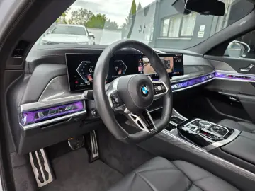 BMW 740i M Sport Paket Kristall Paket SkyLounge B&W