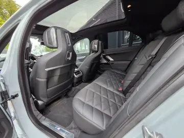 BMW 740i M Sport Paket Kristall Paket SkyLounge B&W
