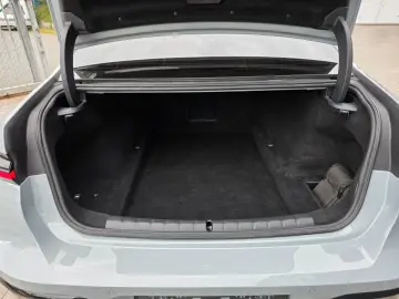 BMW 740i M Sport Paket Kristall Paket SkyLounge B&W
