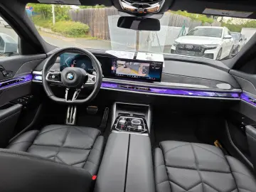 BMW 740i M Sport Paket Kristall Paket SkyLounge B&W
