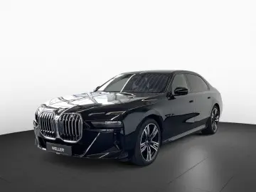 BMW 740d xDr M Sport AHK StHz SkyL B&W AutoB Iconic