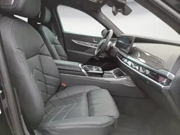 BMW 750e xDrive M SPORT PRO Driving Assistant Pro Dr
