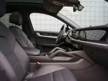 PORSCHE Cayenne Coupe E-Hybrid AirSusp. Inno Pano AHK