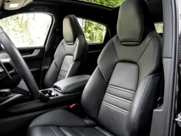 PORSCHE Cayenne E-Hybrid Coupe InnoDrive ActiveSusp. HU