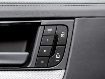 PORSCHE Cayenne E-Hybrid Coupe InnoDrive ActiveSusp. HU