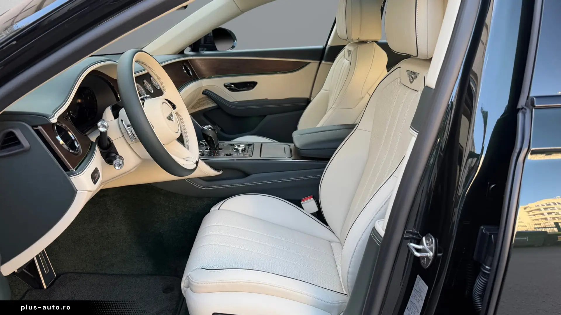 Bentley Flying Spur V8 Hybrid - MY2026