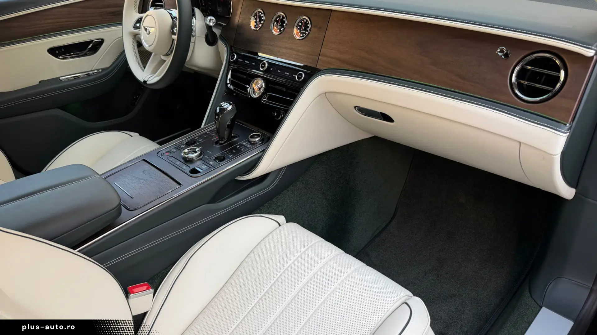 Bentley Flying Spur V8 Hybrid - MY2026