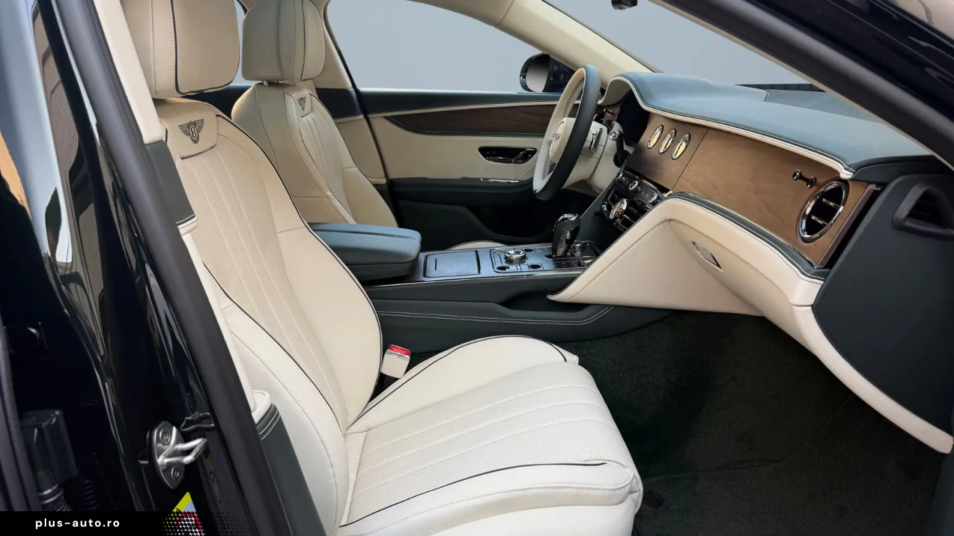 Bentley Flying Spur V8 Hybrid - MY2026