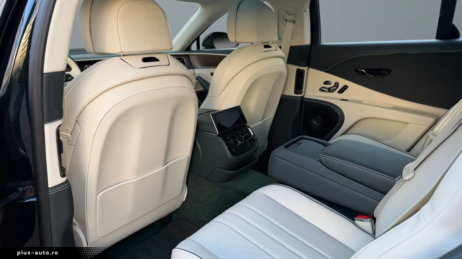 Bentley Flying Spur V8 Hybrid - MY2026