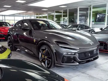 Ferrari Purosangue V12 - Carbon - Panoramic