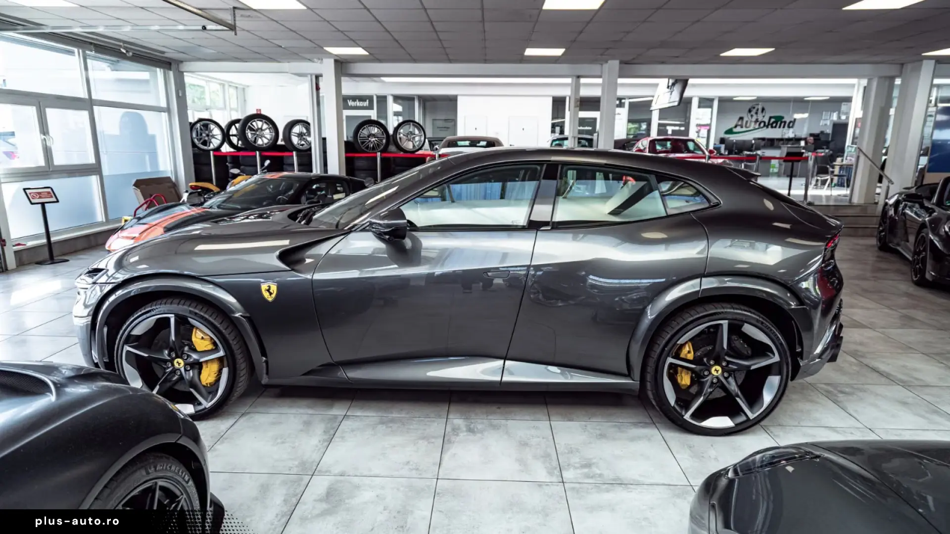 Ferrari Purosangue V12 - Carbon - Panoramic