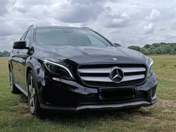 Mercedes-Benz GLA 220