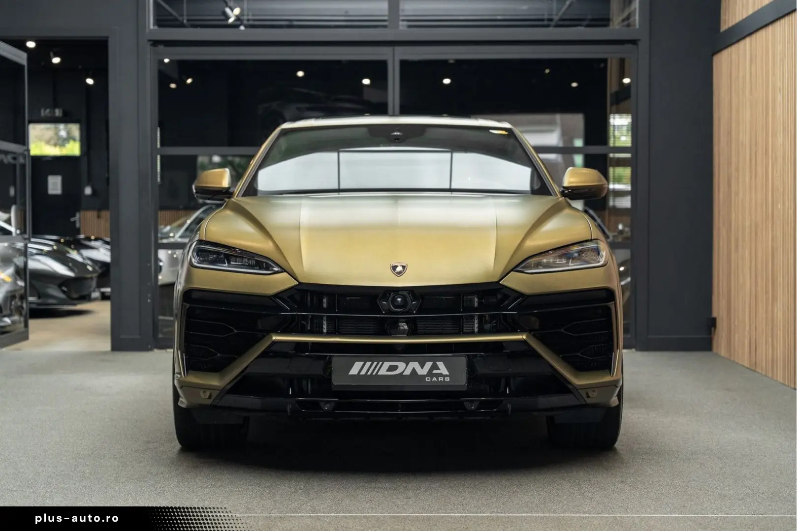 LAMBORGHINI Urus SE Akrapovic Full PPF Carbon B&O 4.0 V8 Hyb