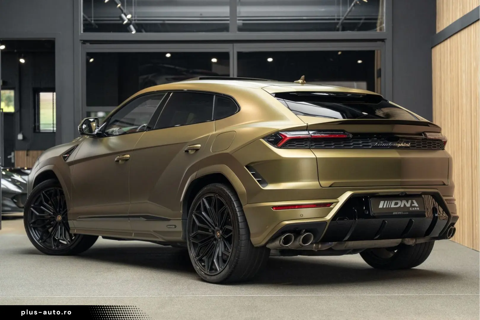 LAMBORGHINI Urus SE Akrapovic Full PPF Carbon B&O 4.0 V8 Hyb