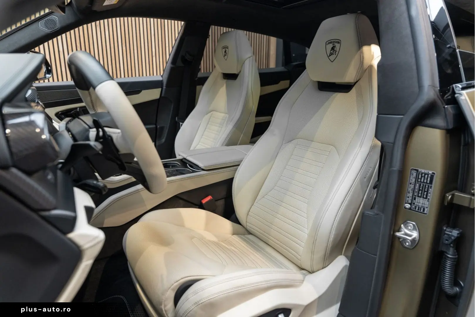 LAMBORGHINI Urus SE Akrapovic Full PPF Carbon B&O 4.0 V8 Hyb