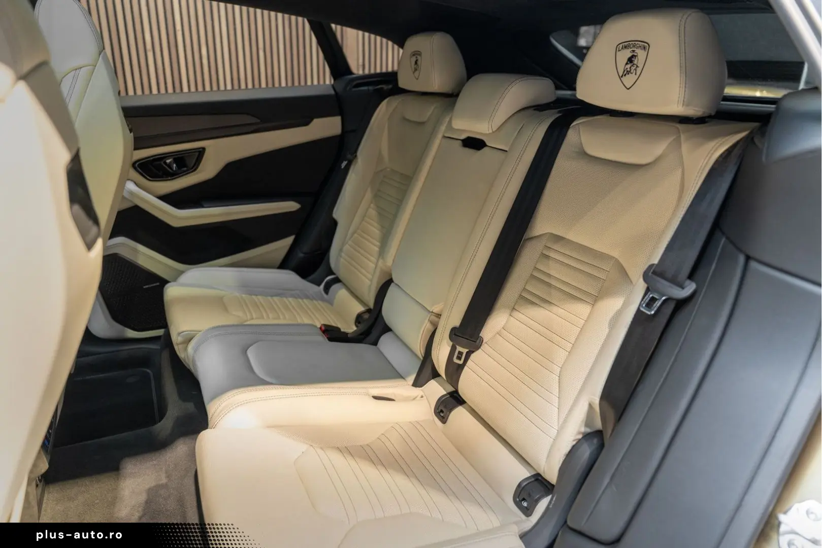 LAMBORGHINI Urus SE Akrapovic Full PPF Carbon B&O 4.0 V8 Hyb