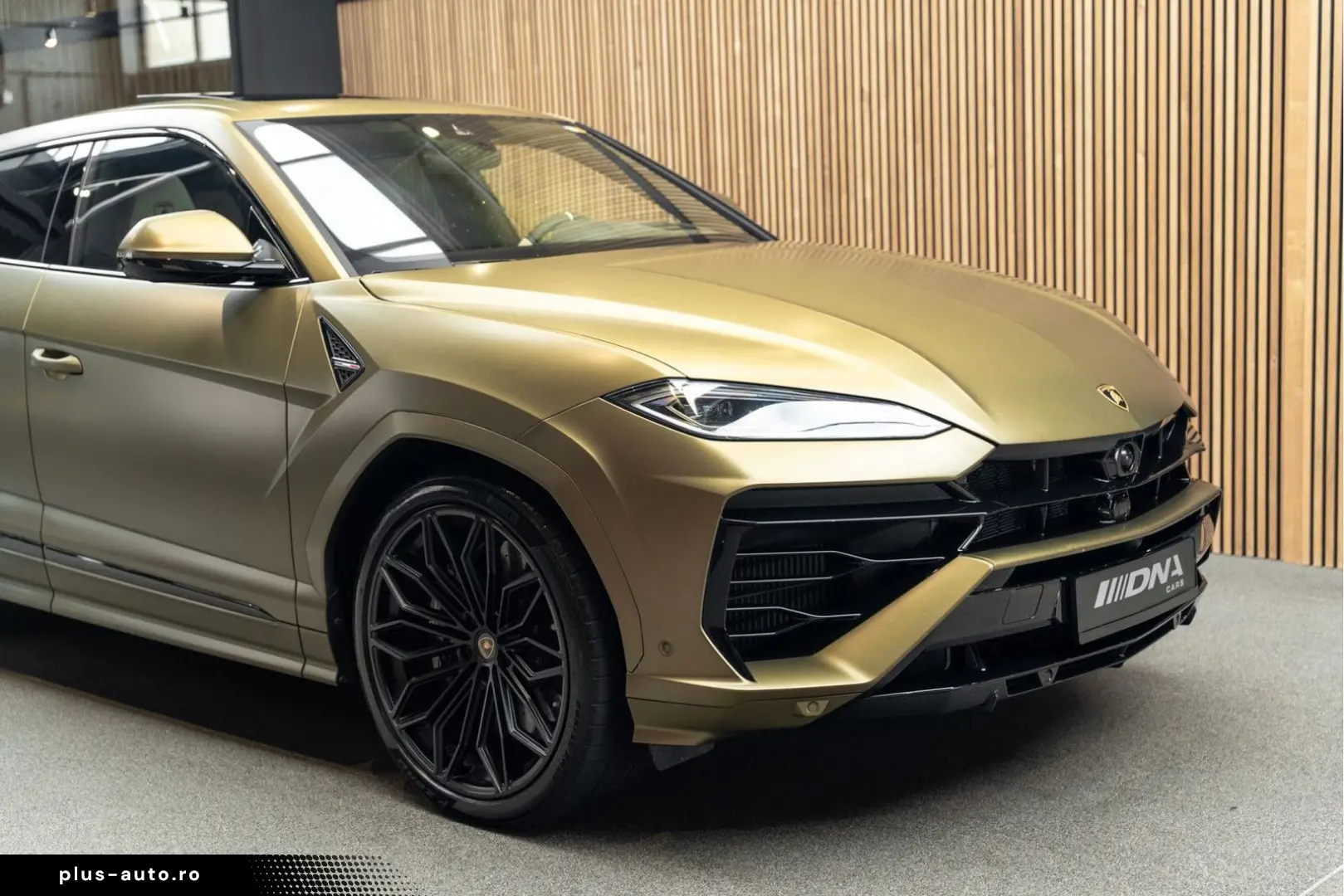LAMBORGHINI Urus SE Akrapovic Full PPF Carbon B&O 4.0 V8 Hyb