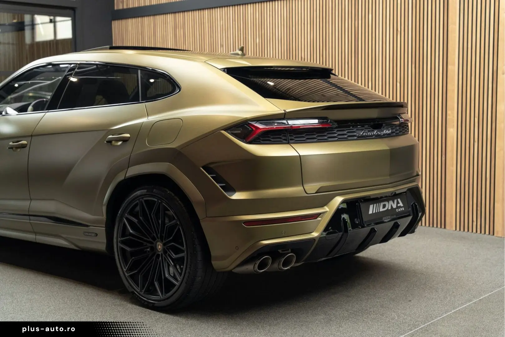 LAMBORGHINI Urus SE Akrapovic Full PPF Carbon B&O 4.0 V8 Hyb