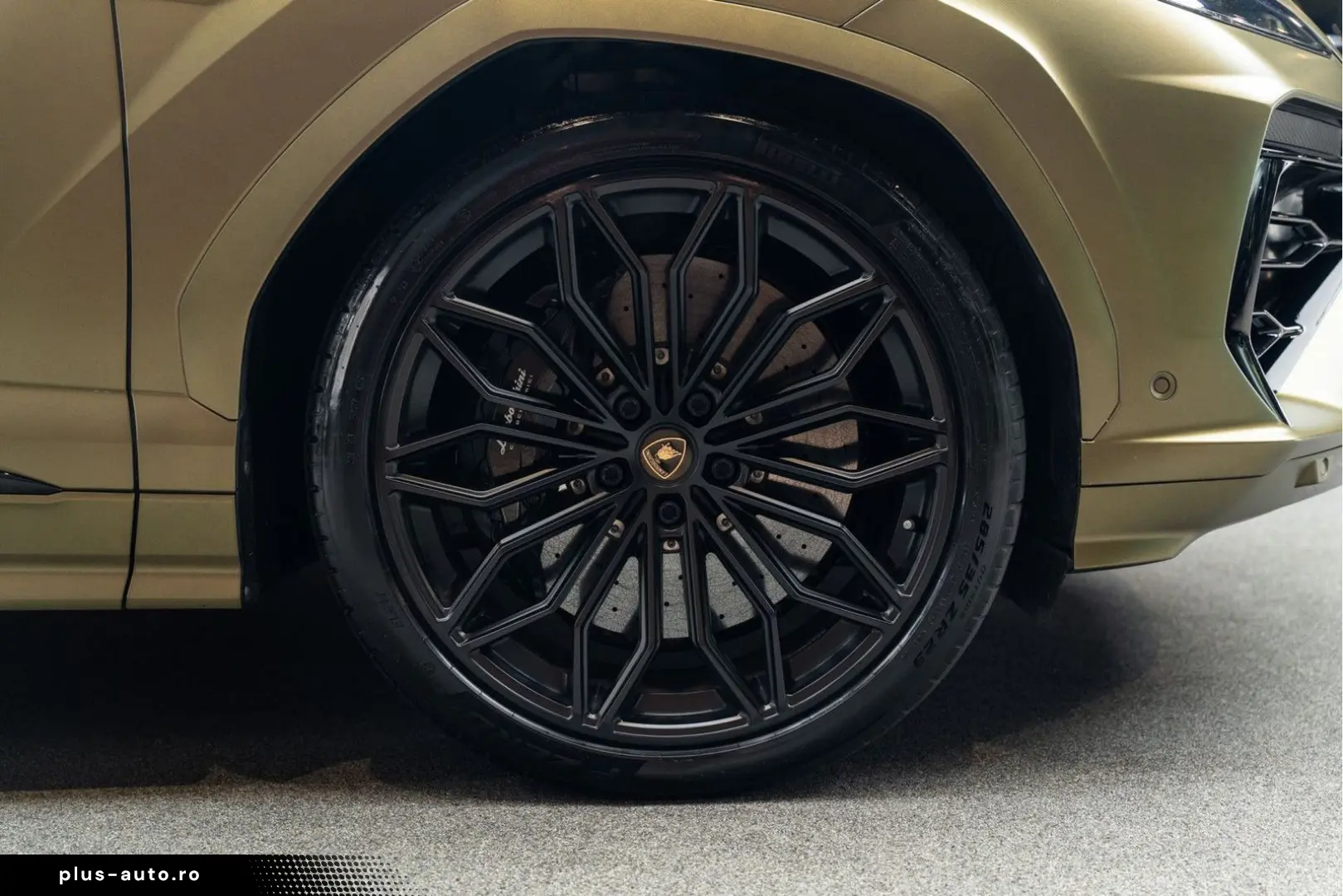LAMBORGHINI Urus SE Akrapovic Full PPF Carbon B&O 4.0 V8 Hyb