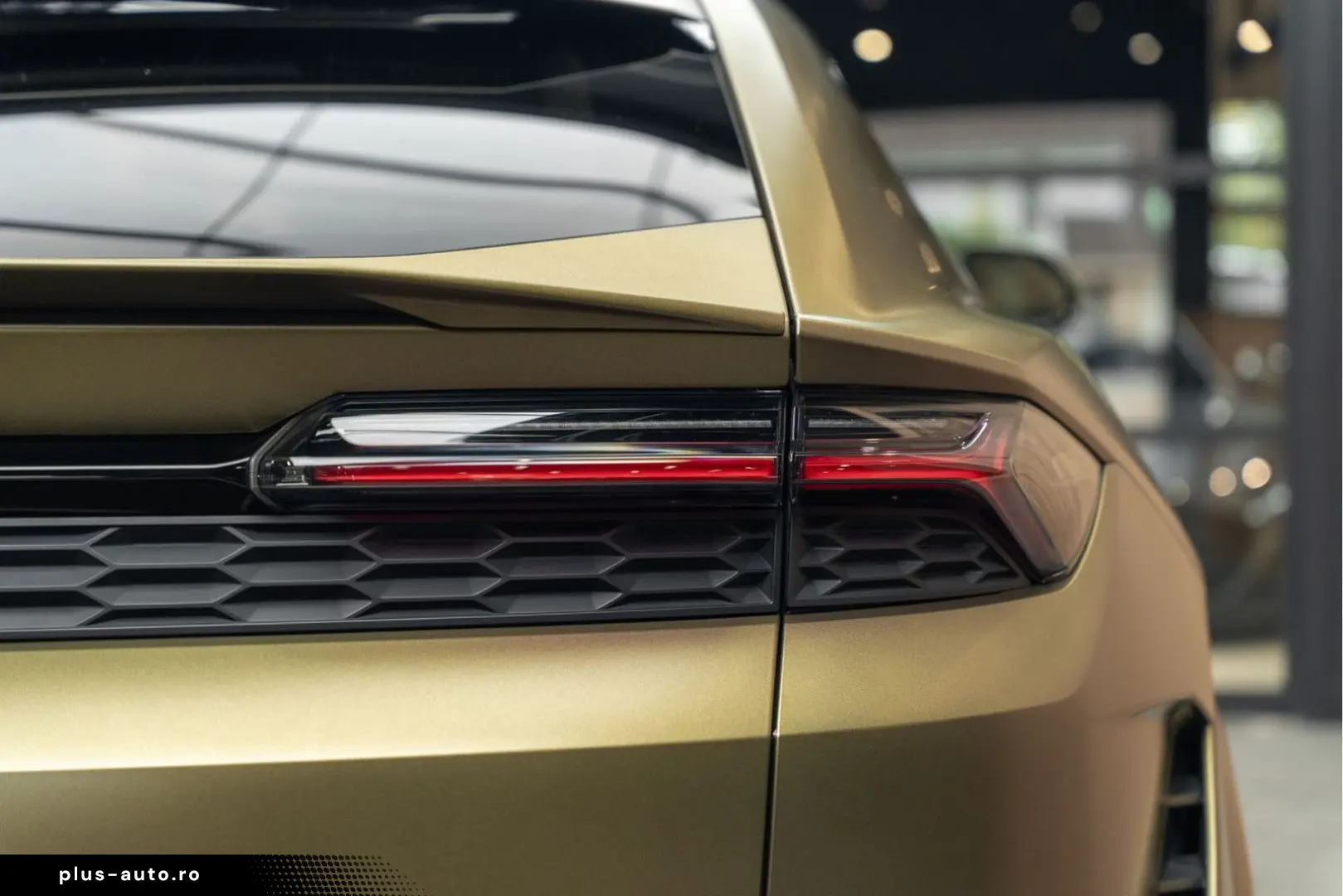 LAMBORGHINI Urus SE Akrapovic Full PPF Carbon B&O 4.0 V8 Hyb