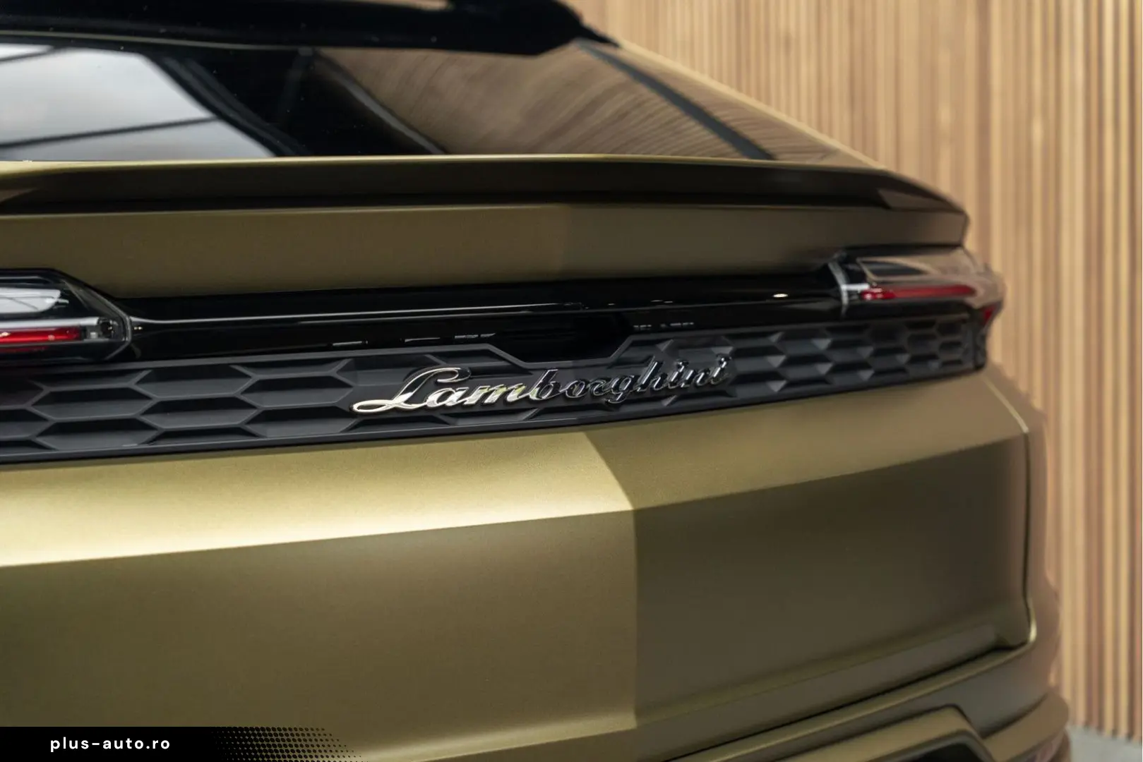 LAMBORGHINI Urus SE Akrapovic Full PPF Carbon B&O 4.0 V8 Hyb