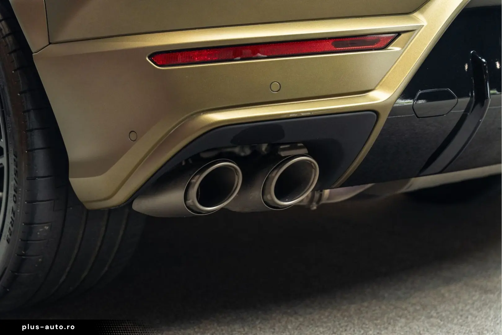 LAMBORGHINI Urus SE Akrapovic Full PPF Carbon B&O 4.0 V8 Hyb