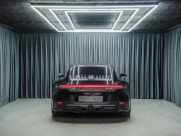 PORSCHE 992 Carrera 4 GTS Coupé LED Lift BOSE Sportsitze