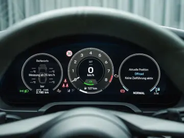 PORSCHE 992 Carrera 4 GTS Coupé LED Lift BOSE Sportsitze
