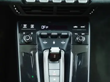 PORSCHE 992 Carrera 4 GTS Coupé LED Lift BOSE Sportsitze