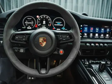 PORSCHE 992 Carrera 4 GTS Coupé LED Lift BOSE Sportsitze