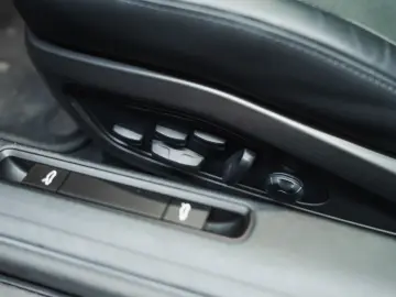 PORSCHE 992 Carrera 4 GTS Coupé LED Lift BOSE Sportsitze