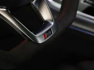 AUDI RS Q8 SUV performance Laser Pano Vmax RSAbgas 23