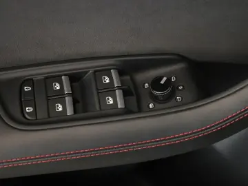 AUDI RS Q8 SUV performance Laser Pano Vmax RSAbgas 23