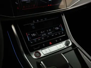 AUDI RS Q8 SUV performance Laser Pano Vmax RSAbgas 23