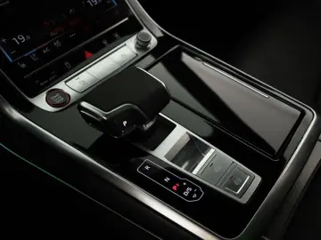 AUDI RS Q8 SUV performance Laser Pano Vmax RSAbgas 23