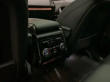 LAND ROVER Range Rover Sport Autobiography P550e 23   Stand